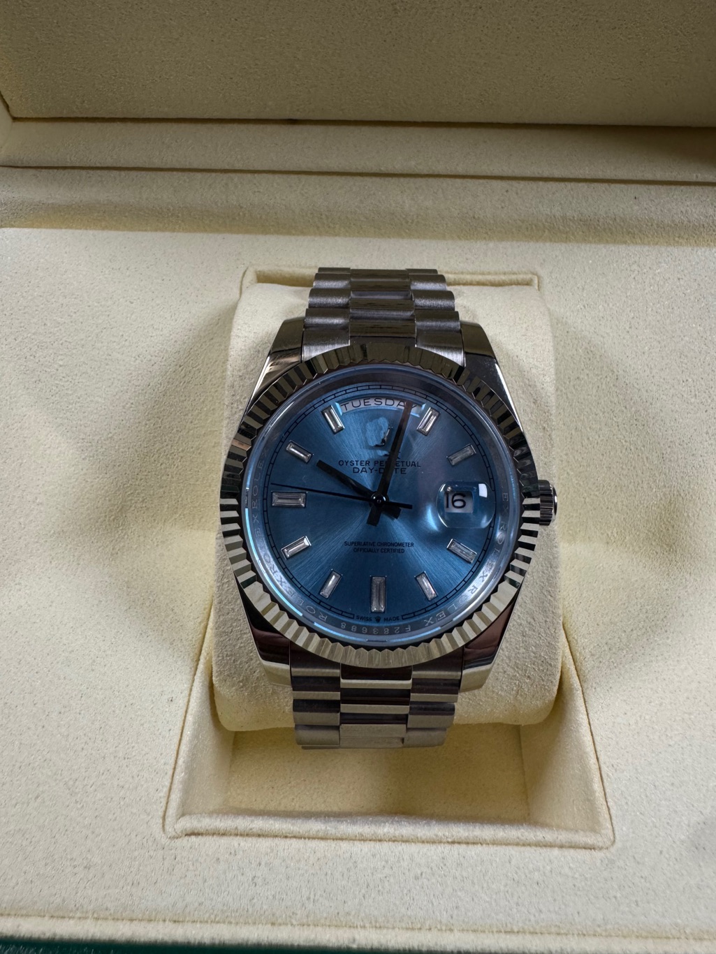 Luxury Mens Stainless Steel Watch With Blue Dial